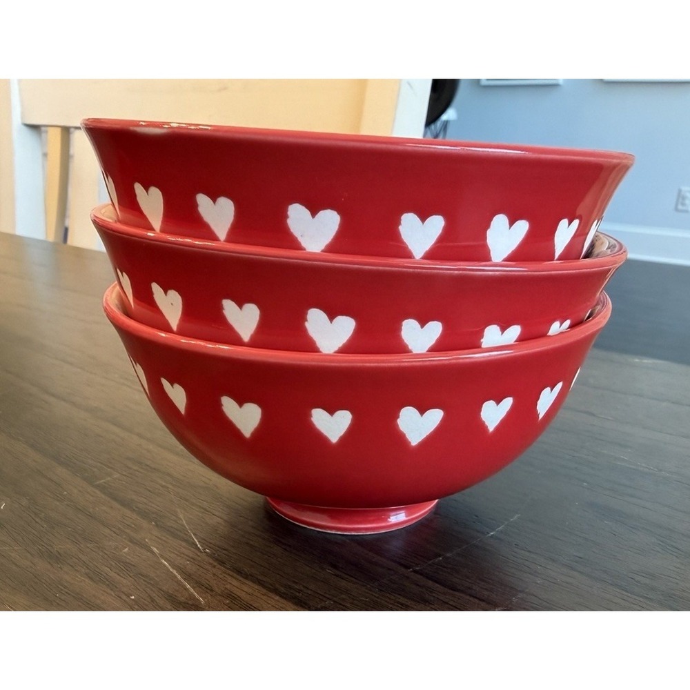 4 Mickey and Minnie Mouse Bowls & 3 Small Bowls - Picture 4 of 5